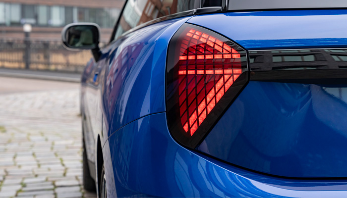 ZONDER ZORGEN ZAKELIJK MINI RIJDEN.